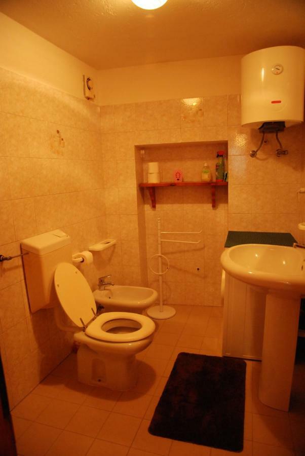 Casa Vacanza In Centro A La Salle Kültér fotó