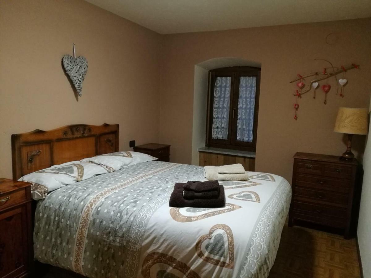 Casa Vacanza In Centro A La Salle Kültér fotó