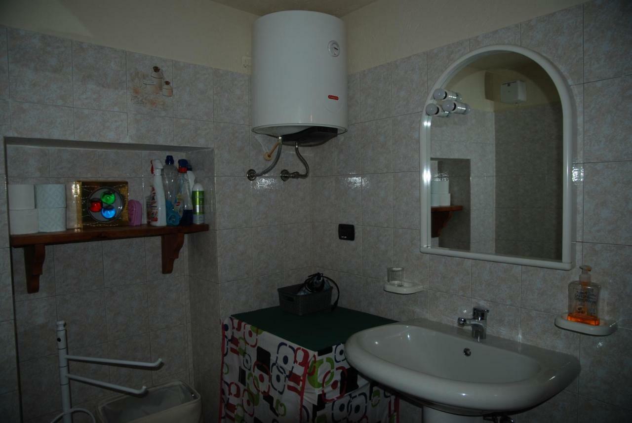 Casa Vacanza In Centro A La Salle Kültér fotó